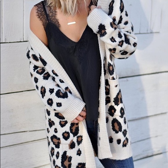 Trends Sweaters - CELEB STYLE LEOPARD CARDIGAN SWEATER SO TRENDY